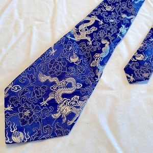 Gesaxing classic blue and silver Chinese inspired neck tie